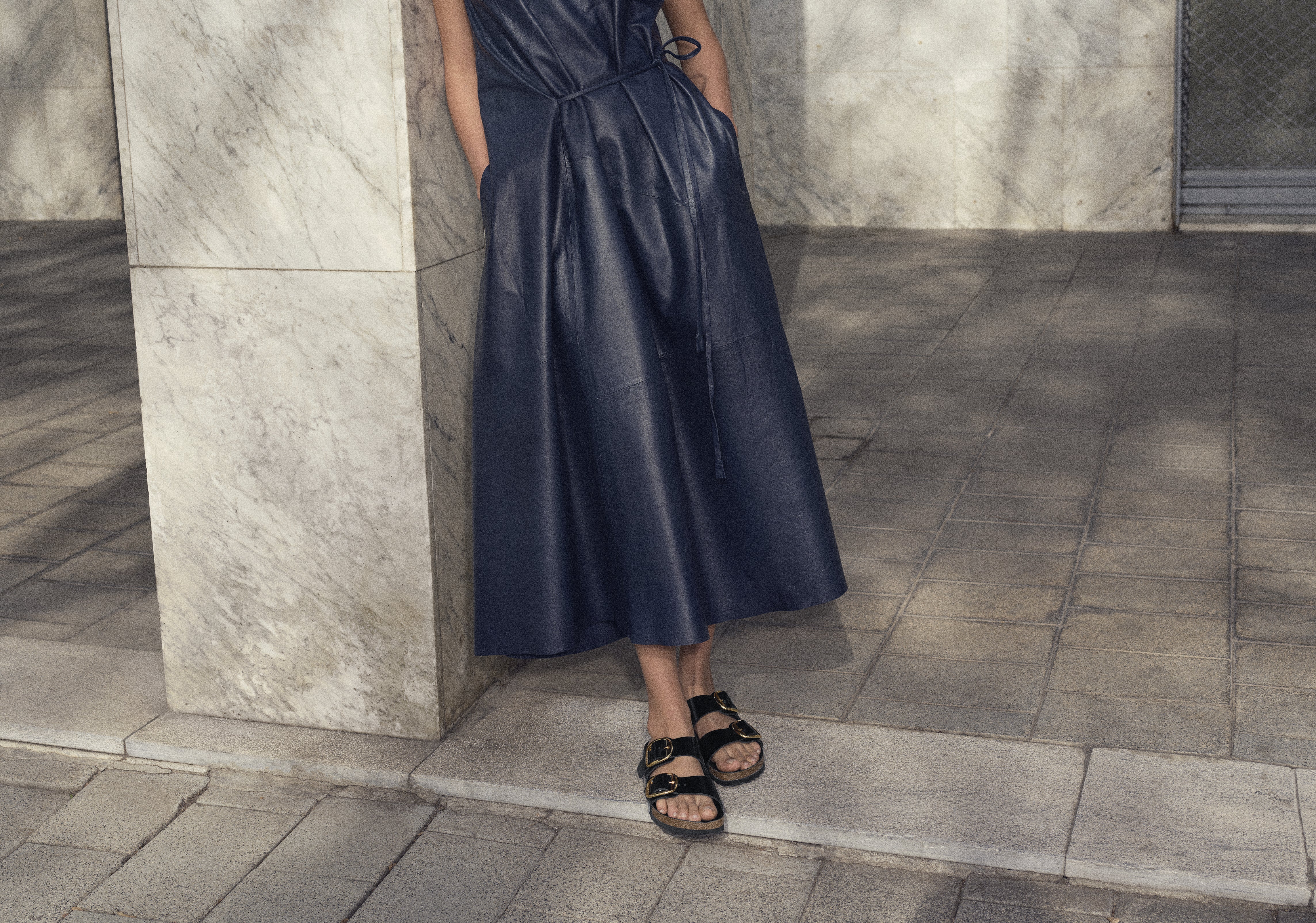 Arizona Big Buckle sandal - High Shine Black - Image 10