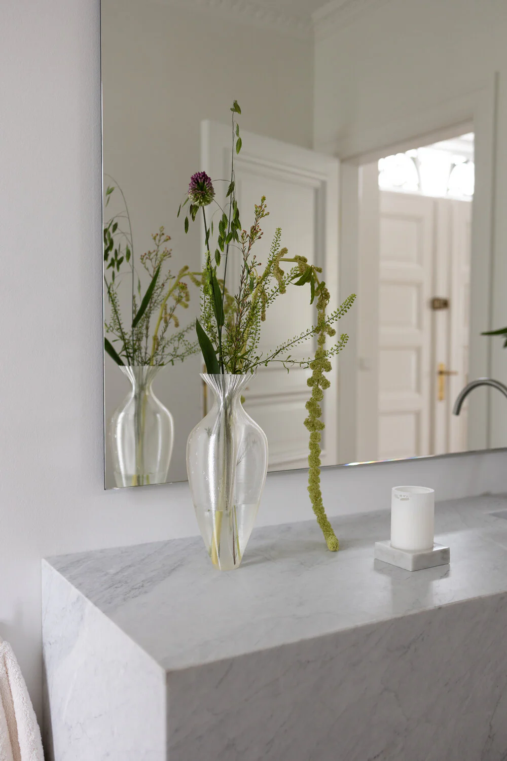 Tempus vase, ivory - H30 cm. - Image 5