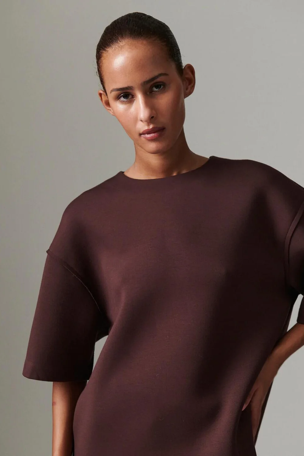 Amalie Scuba t-shirt - Chocolate Plum - Image 2