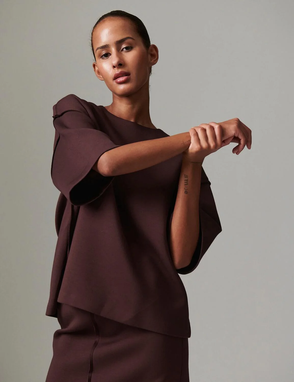 Amalie Scuba t-shirt - Chocolate Plum - Image 3