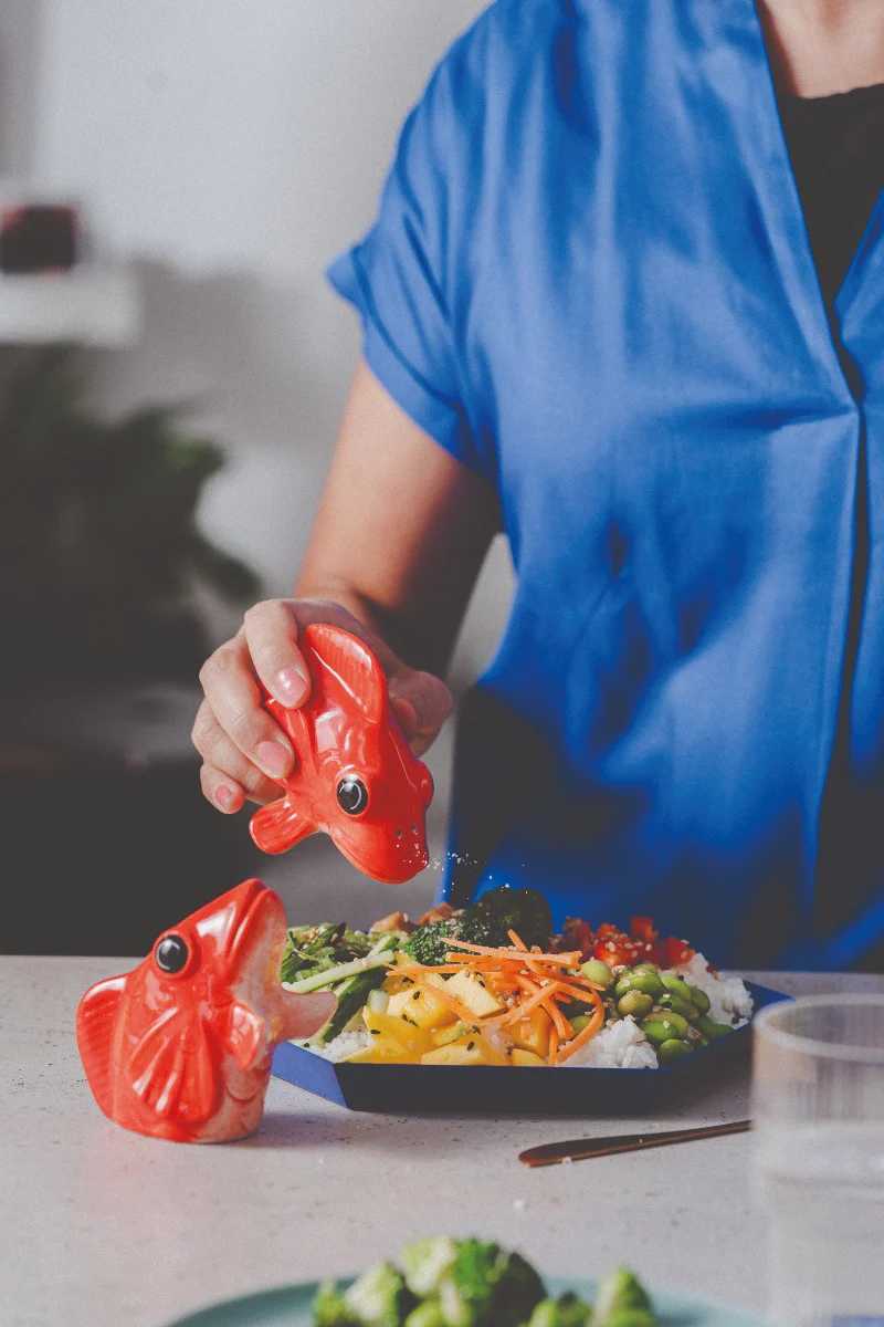 Salt- og peber dispenser, fishes for dishes - rød - Image 3