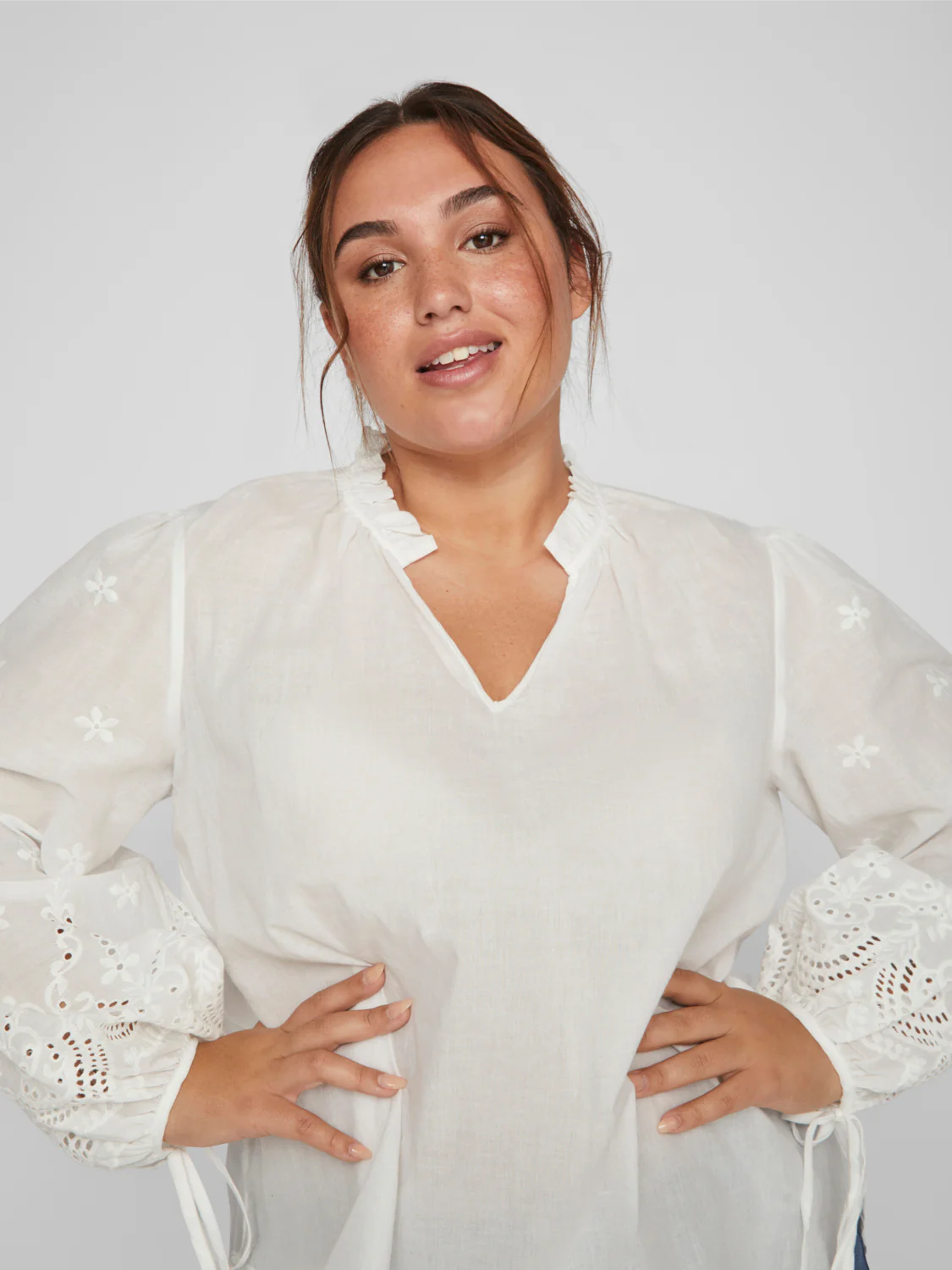 Vimalla Embroidery V-Neck bluse - Optical Snow - Image 5