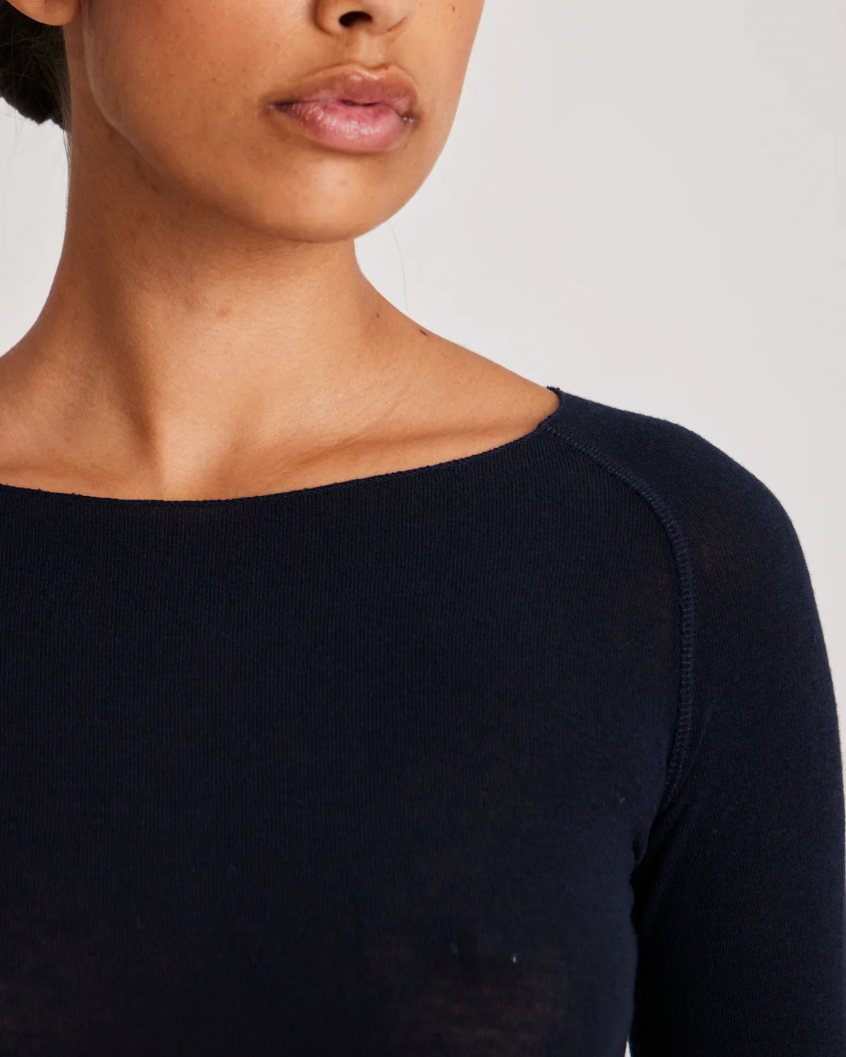 Amalie Wool langærmet t-shirt - Midnight Blue - Image 5