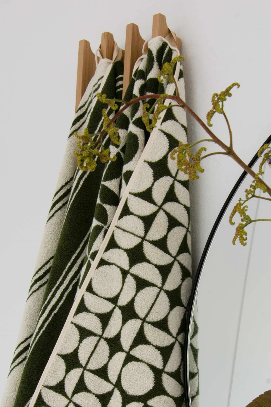 Geo håndklæde, Alpine Moss/Cream - 70x140 cm - Image 2