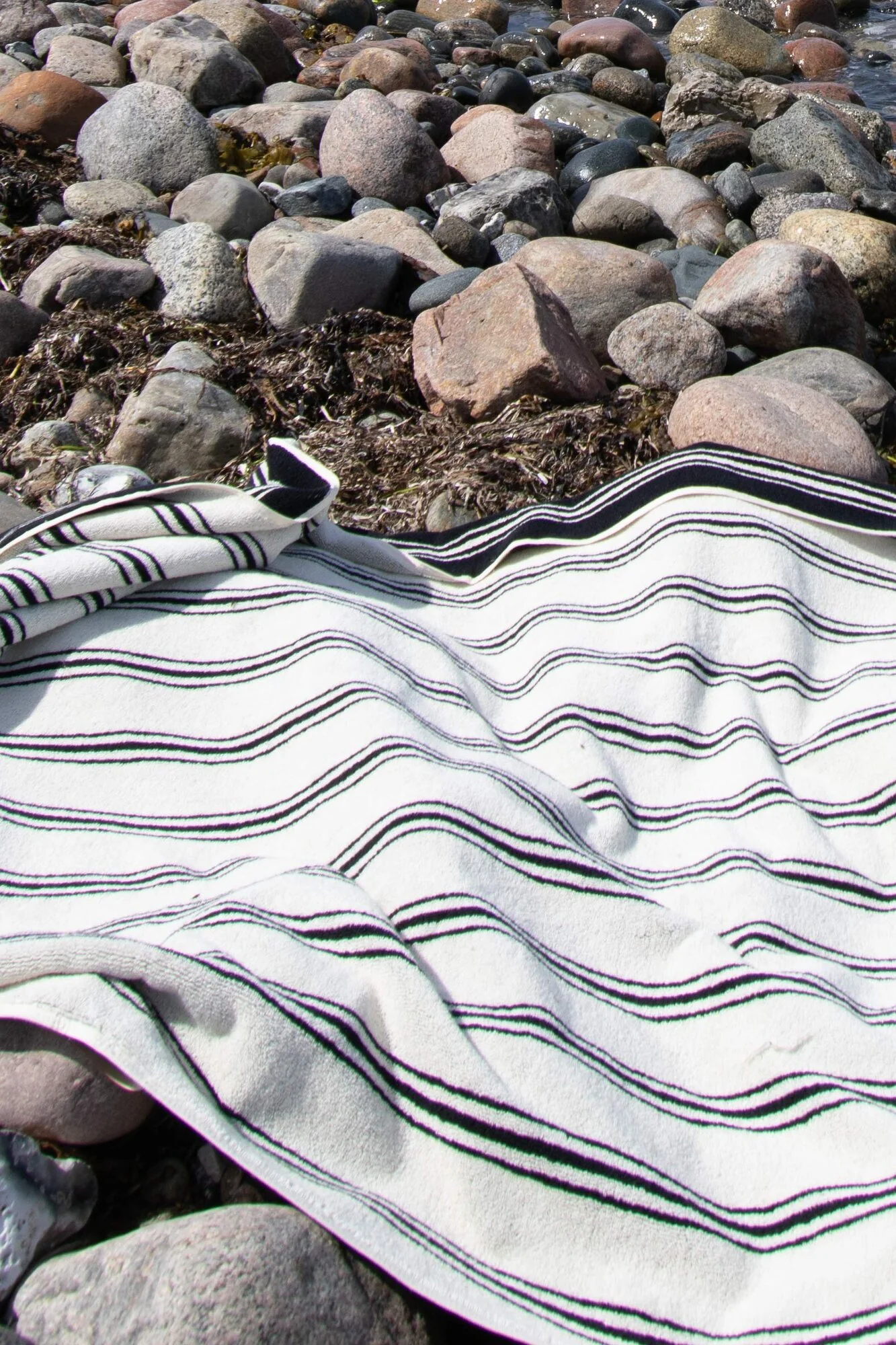 Retro Stripe håndklæde - Black/Cream - Image 3