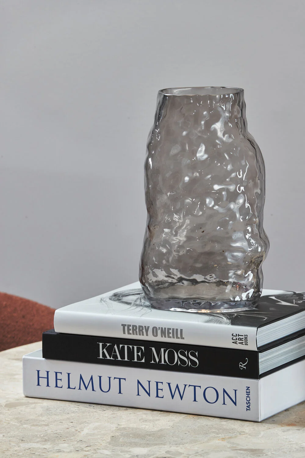 Organic shape vase, Smoke - H: 32 cm. - Image 2