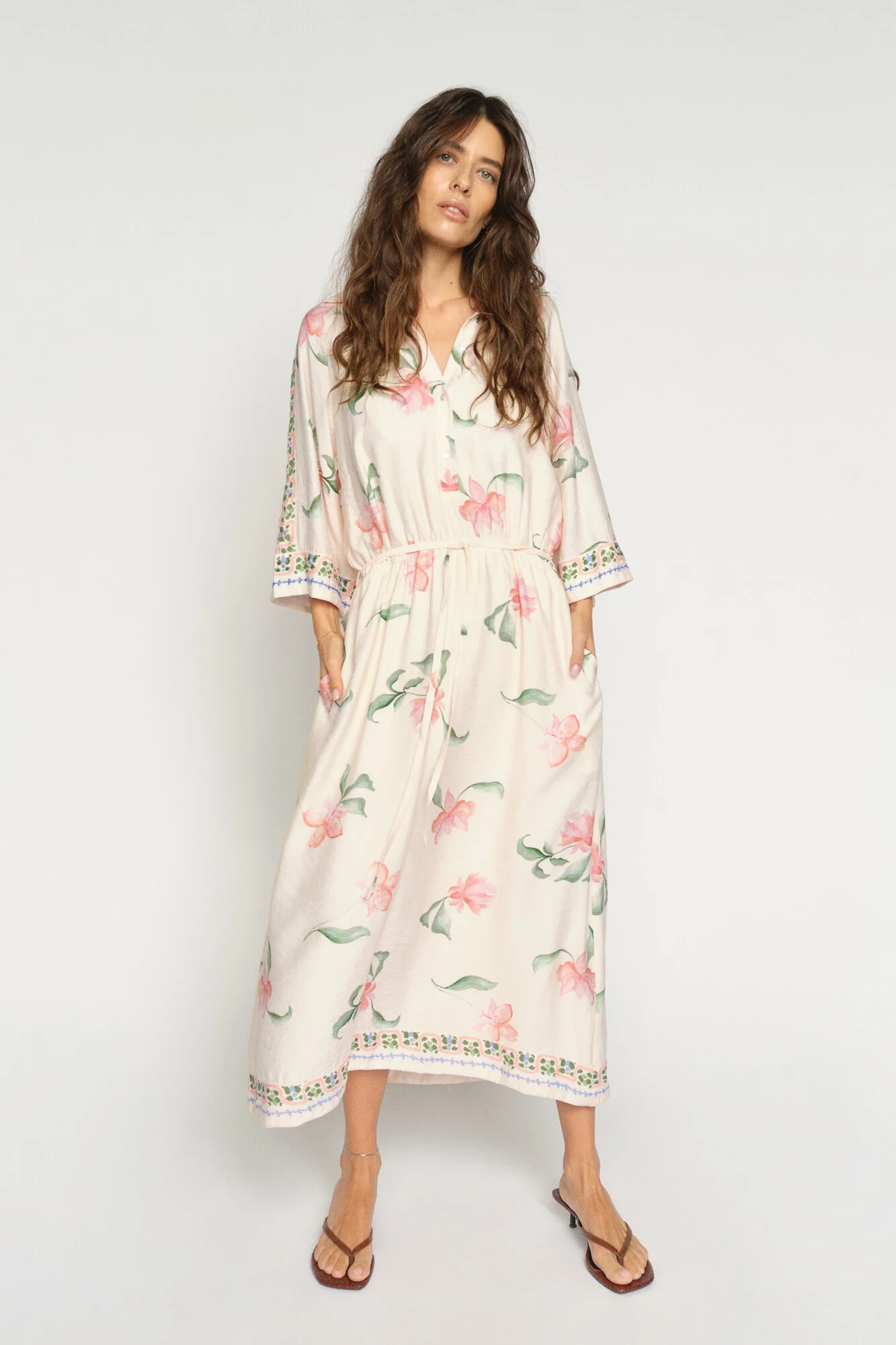 Bunno Big Orchid midi kjole – Ecru