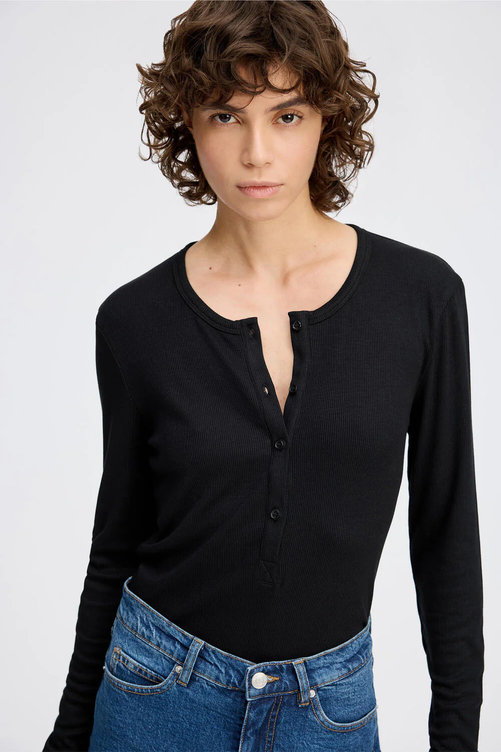 Grace Button langærmet t-shirt - sort