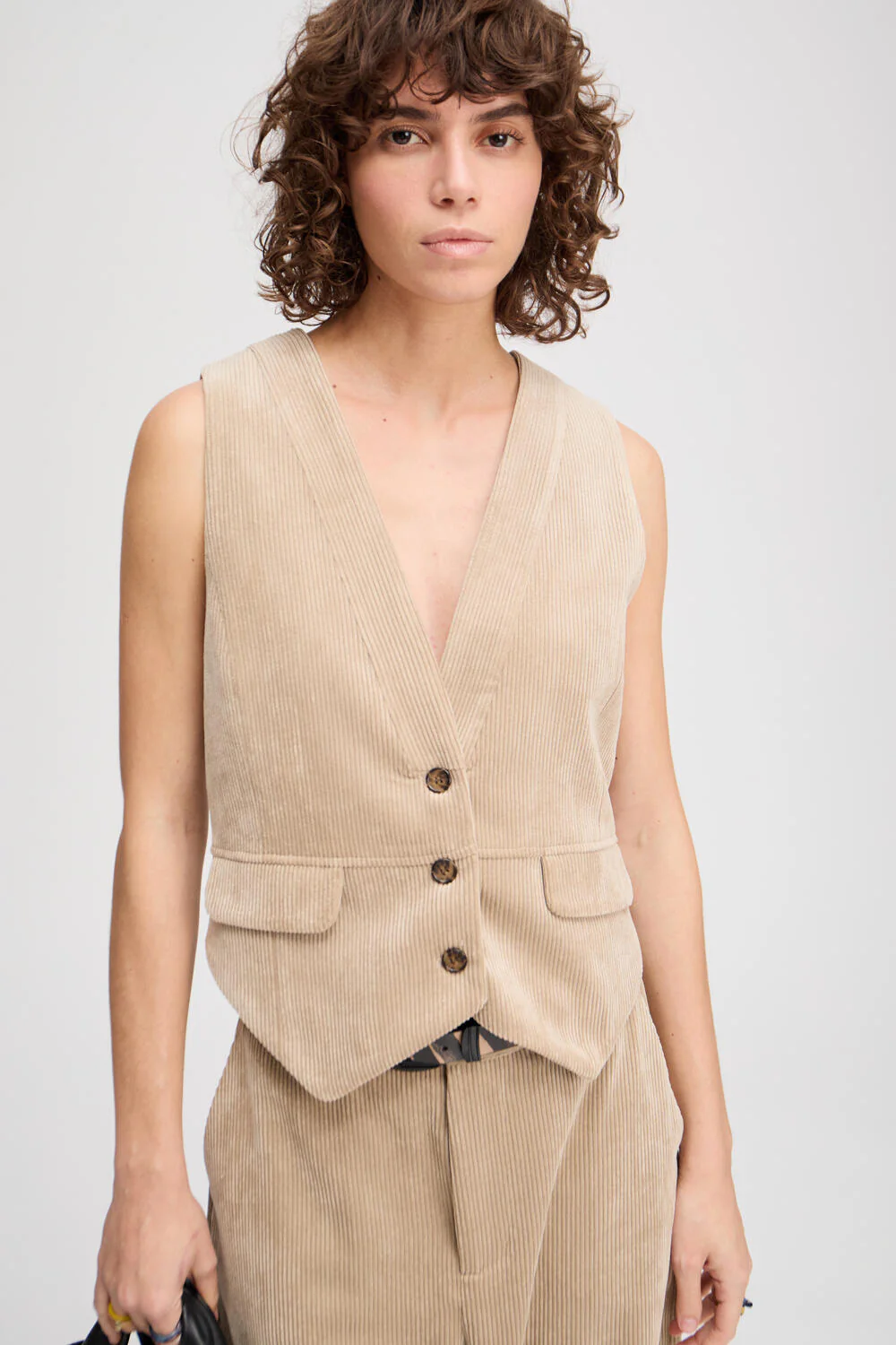 Lillian fløjlsvest - Latte