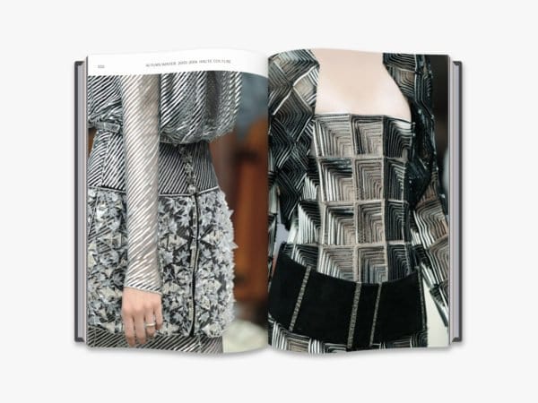 Chanel catwalk bog - Image 6