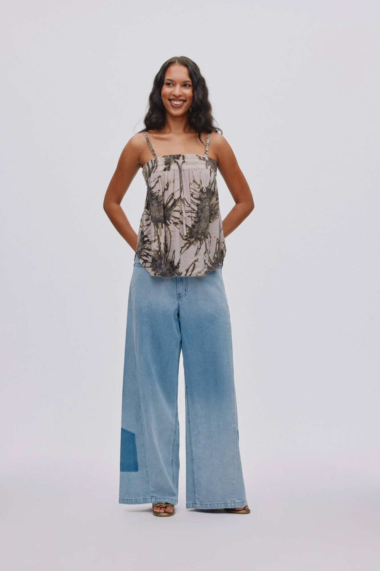 Lane Wide Leg jeans - Light Washed Denim - Image 9