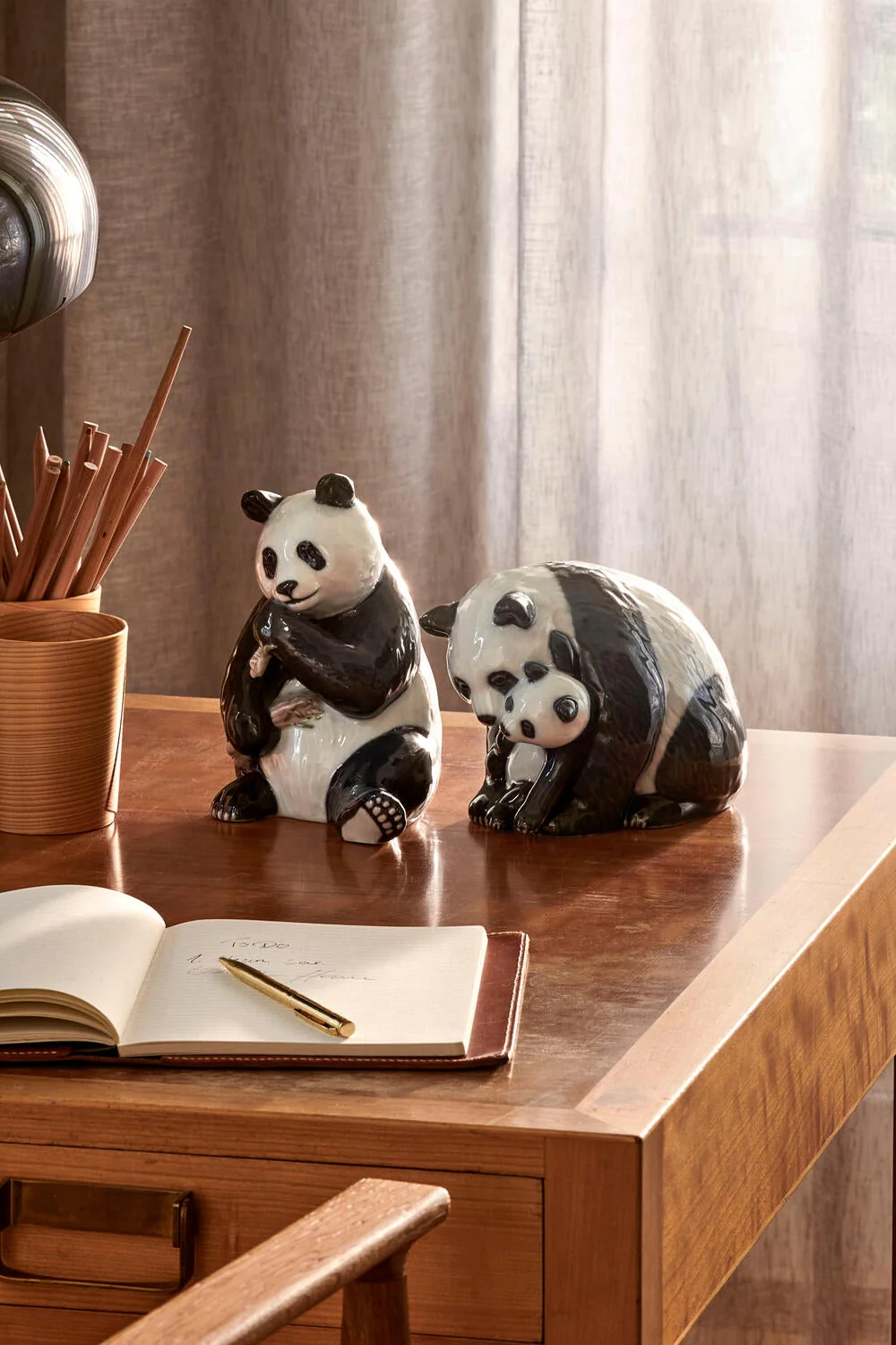 Spisende Panda figur - H18 cm. - Image 2